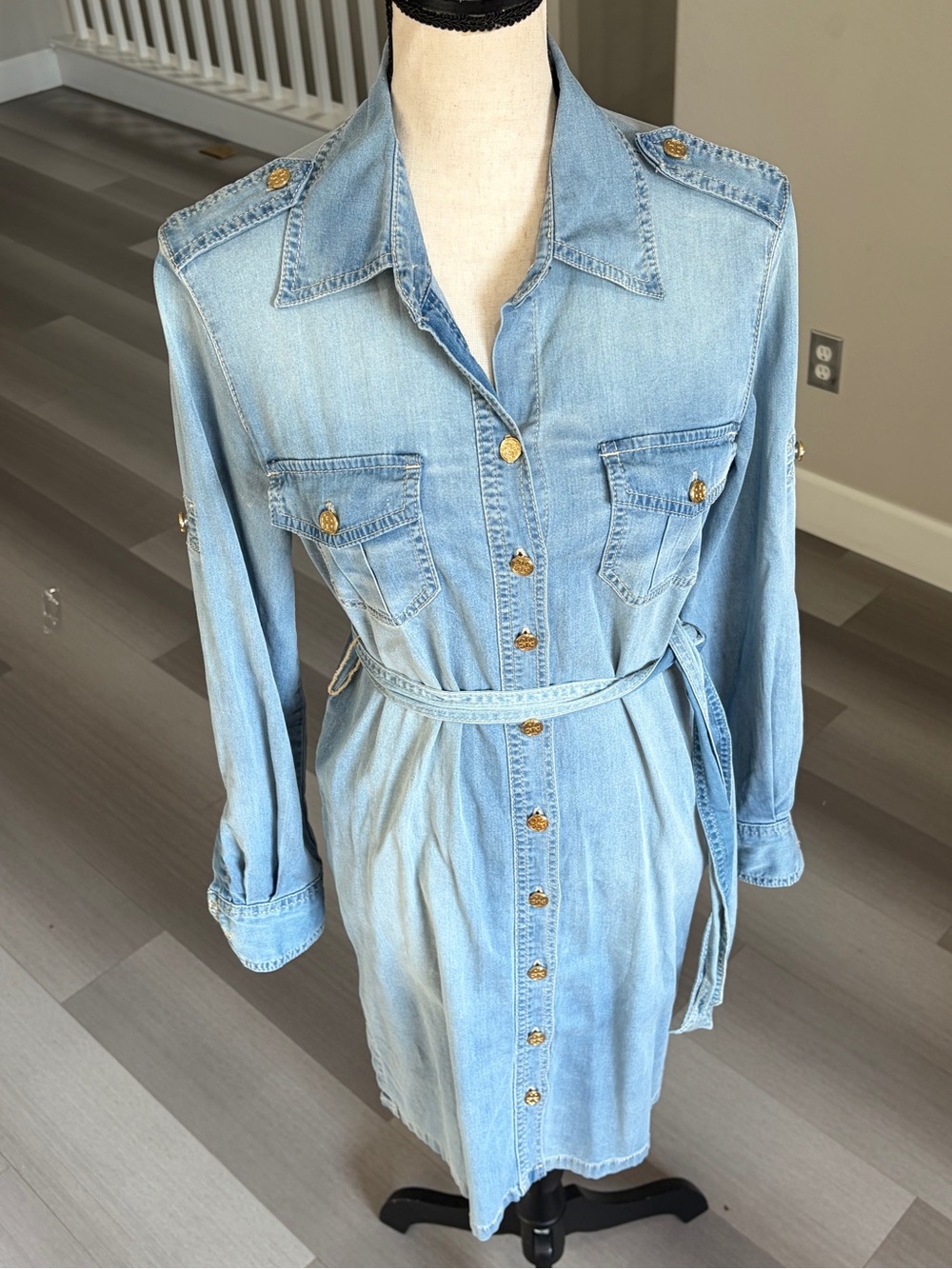✨Tory Burch EUC Brigitte Blue Chambray Belted Shirt Dress w Gold Logo Buttons 💛